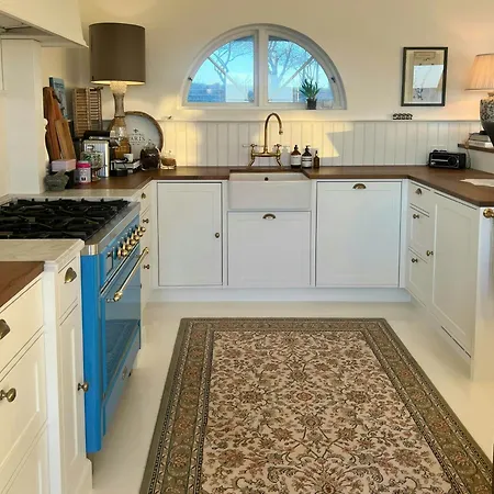 Seaside Hotel-inspired With Sea View Holiday home *